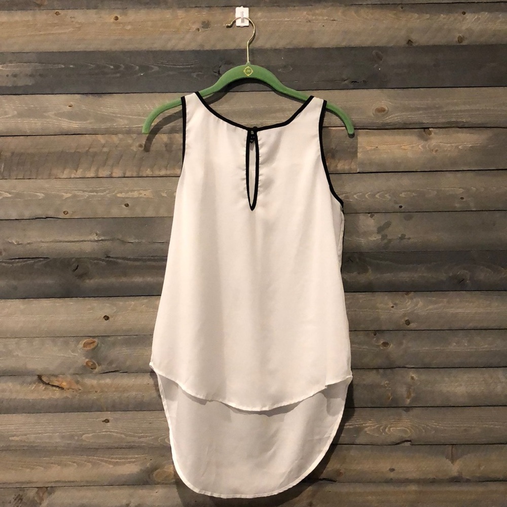 White peephole black liked professional blouse